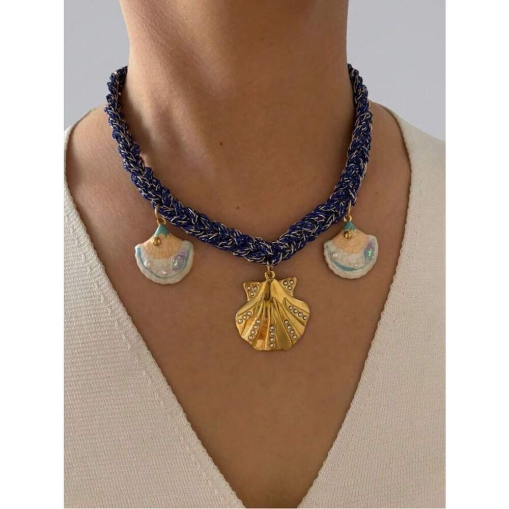 Gold Shell Necklace #2631